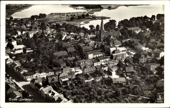 Ak Eutin Schleswig Holstein, Gesamtansicht der Stadt, Fliegeraufnahme