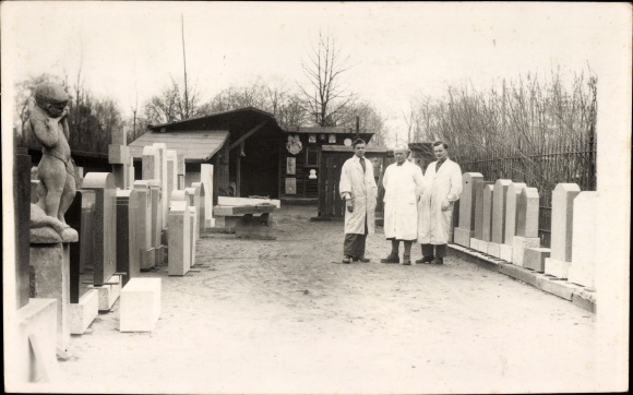 Photo Postcard Bamberg in Upper Franconia, sculptor Hans Nöth, workshop for cemetery art, tombstones