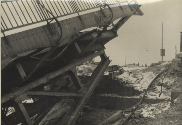 Original photo Berlin Britz, destroyed Wilhelm Borgmann Bridge over the Teltow Canal, 1945/46