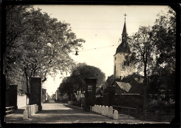 Photo Loitz in Western Pomerania, market street, church