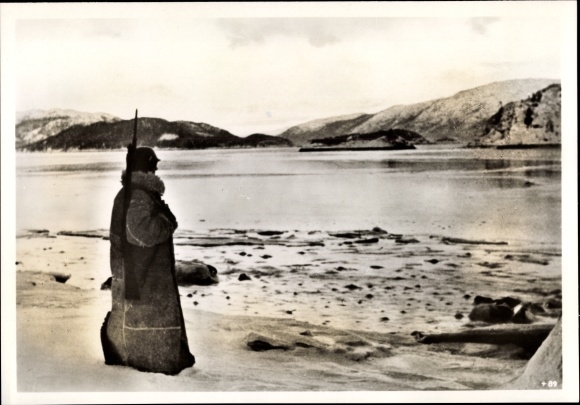 Photo Hoffmann, German Wehrmacht sentries on watch in a Norwegian fjord, April 1942