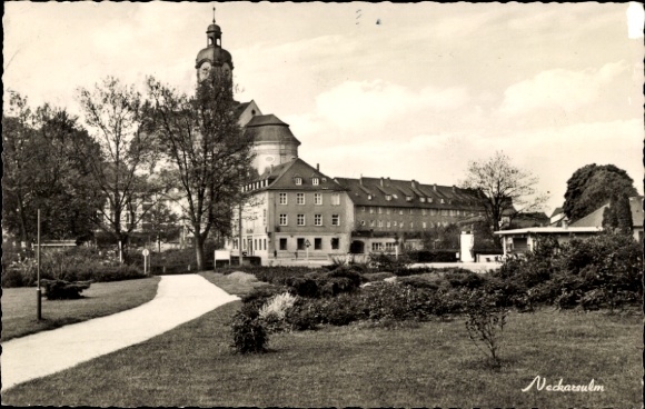 Ak Neckarsulm in Württemberg, Historisches Gebäude, Parklandschaft, Bäume, Wolken, Postkarte