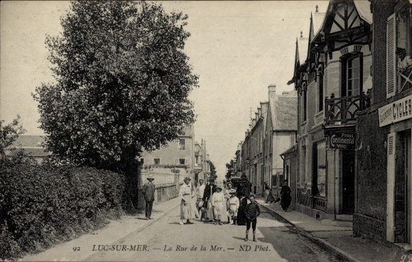 Ak Luc sur Mer Calvados, La Rue de la Mer