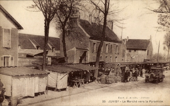 Ak Juvisy Essonne, Der Markt in Richtung der Pyramide