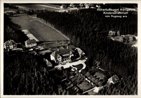 Ak Königsfeld in Sachsen, Luftaufnahme von  Höhenluftkurort, Kindersanatorium