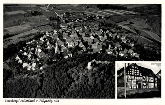 Ak Eversberg Meschede in het Sauerland, luchtfoto, herberg
