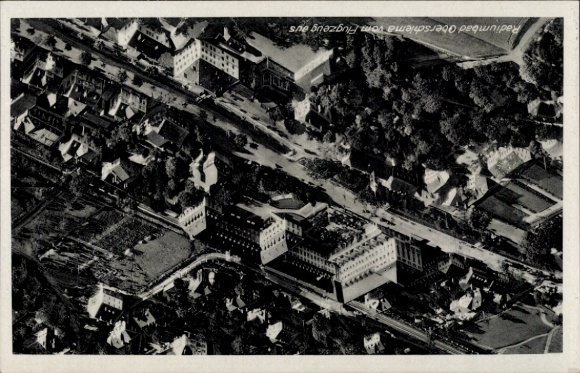 Ak Oberschlema Bad Schlema im Erzgebirge, Luftaufnahme von Radiumbad  Gebäude und Straßen sichtba