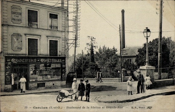 Postcard Garches Hauts de Seine, Boulevard de la Station, Grande Rue