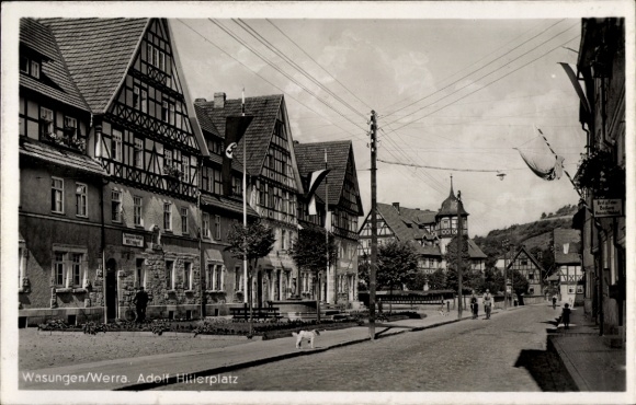 Postcard Wasungen in the Thuringian Forest, Adolf Hitlerplatz, half-timbered houses