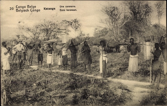 Ganzsachen Ak Belgisch Kongo, Katanga, afrikanische Träger auf dem Weg