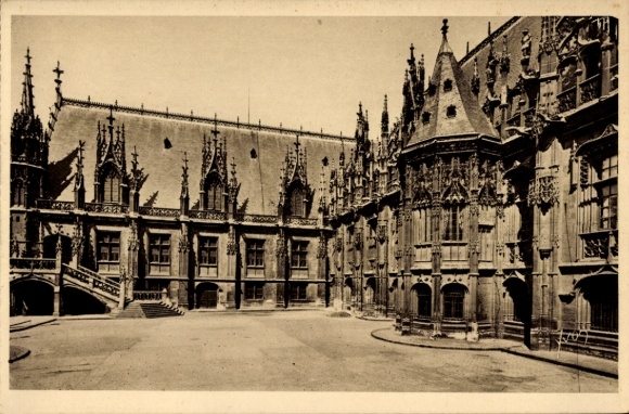 Postcard Rouen Seine Maritime, Palais de Justice, Gothic architecture, courtyard, medieval building