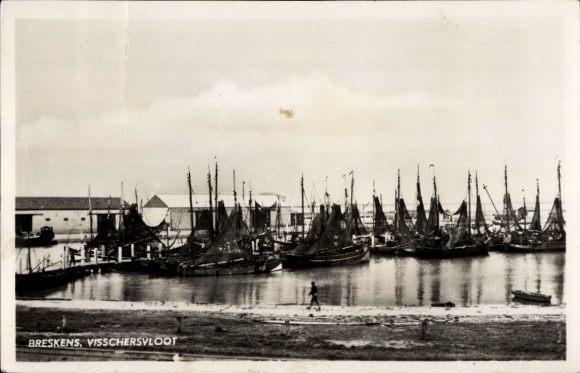 Postcard Breskens Sluis Zeeland Netherlands, fishing fleet