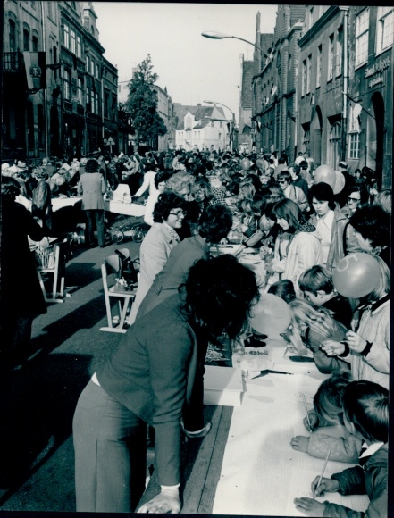 Foto Hansestadt Wismar, Straßenveranstaltung, Kinder, Fotograf Hanjo Volster