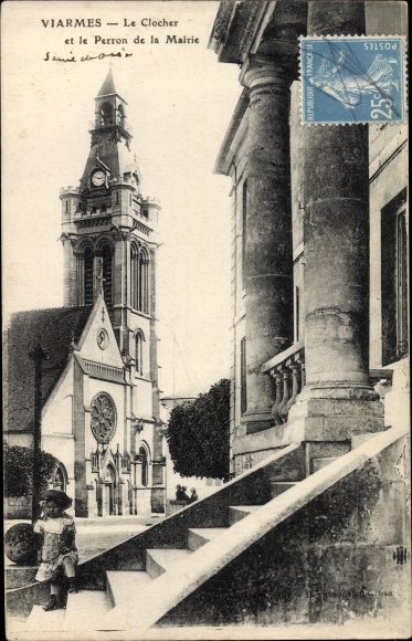 Ak Viarmes Val-d´Oise, Le Clocher et le Perron de la Mairie