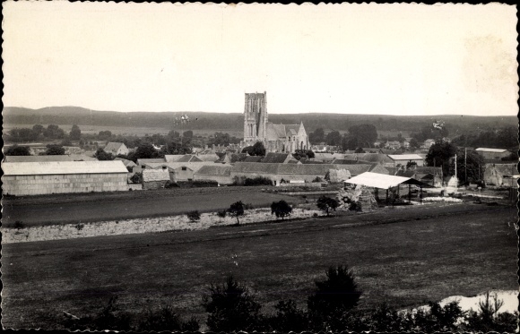 Postcard Larchant Seine-et-Marne, Panoramic, Church