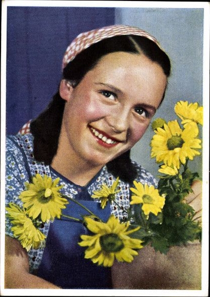 10 alte AK Frauen Portraits, verschiedene Ansichten