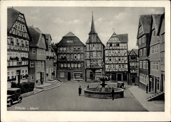 Postcard Fritzlar in the Schwalm Eder district, view of the market, fountain