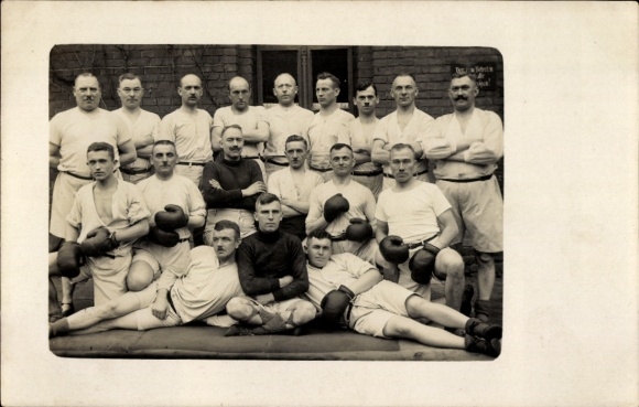 Photo Postcard Boxer, group photo