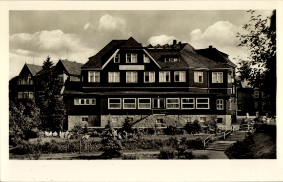 Ak Haselbach bij Altenburg Thüringen, verzorgingshuis, gebouw, tuin, zwart-witfotograaf