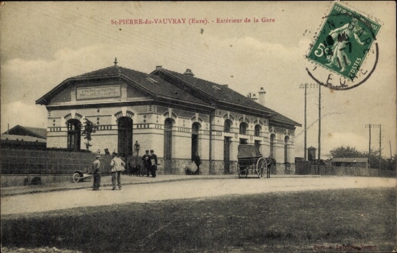 PC Saint-Pierre-du-Vauvray Eure, exterior view of the train station