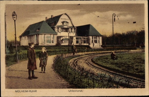 PC Mülheim an der Ruhr in North Rhine-Westphalia, Uhlenhorst, rails, passers-by