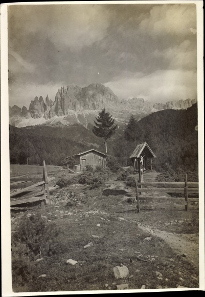 foto Zuid-Tirol Italië, groep Rosengarten in Dolomieten, hut, 1912