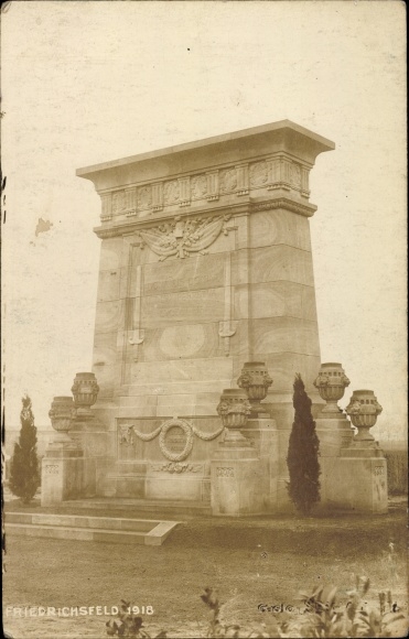 Foto Ak Friedrichsfeld Voerde Niederrhein NRW, Friedrichsfeld, Denkmal