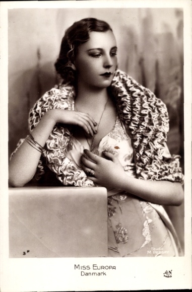 Postcard Miss Europe, Denmark, portrait