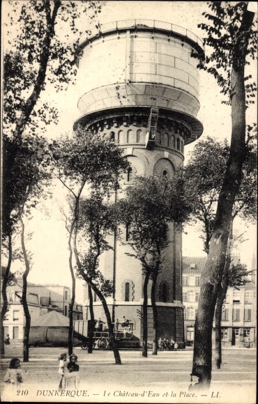 Postcard Dunkerque Nord, Le Château d'Eau et la Place