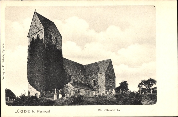 Postcard Lügde in the Weserbergland, St. Kilianskirche, gravestones, crosses