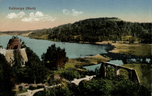 Ak Kalkberge Rüdersdorf in der Mark, Blick auf Kalkberge, Wasserlauf, bewaldete Gegend, Boot