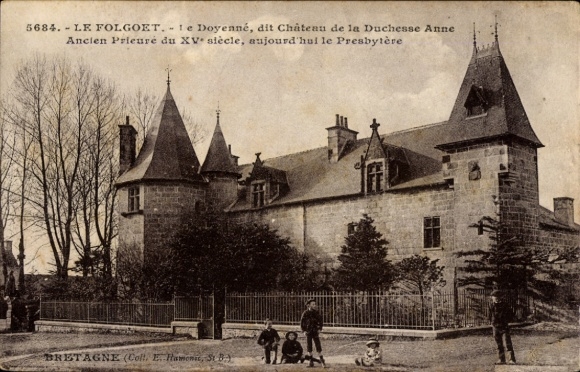 Postcard Le Folgoët Finistère, Chateau de la Duchess Anne