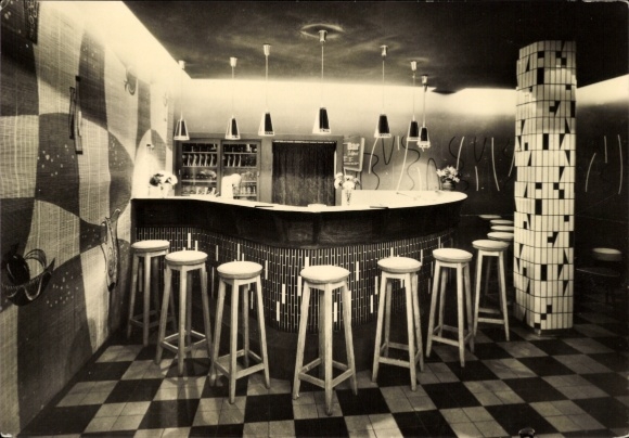 Ak Ostseebad Boltenhagen, Bar im Erholungsheim "Fritz Reuter", Stühle, moderne Beleuchtung, stilv