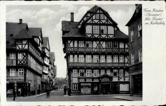 Postcard Hann. Münden in Lower Saxony, old houses on the market square, half-timbered