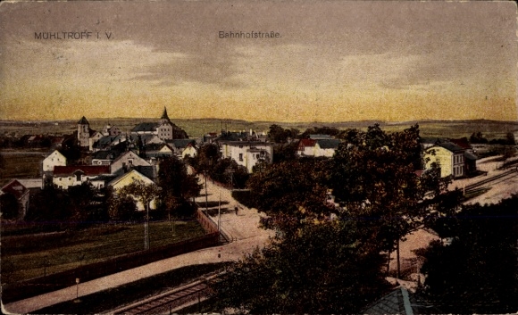 Ak Mühltroff in de Vogtland-Saksen, Bahnhofstraße, landelijk landschap, huizen, straten, landschap