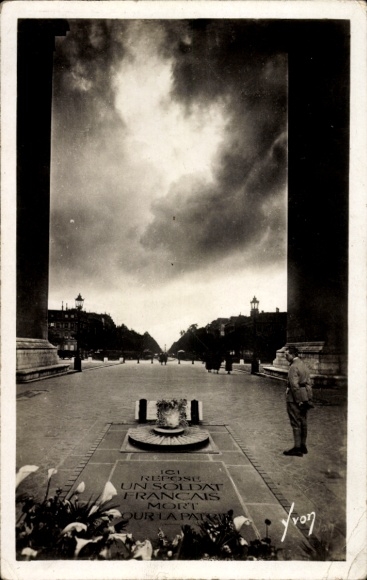 Postkaart Parijs VIII, Triomfboog, Arc de Triomphe, Graf van de Onbekende Soldaat