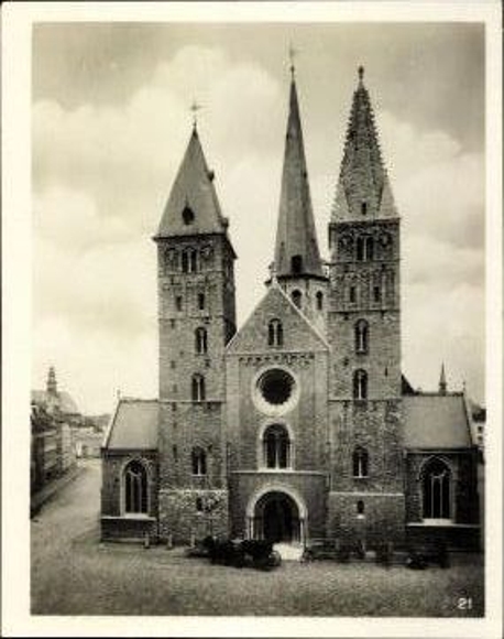 12 oude foto's Gent Gent Oost-Vlaanderen, in het bijbehorende boekje, diverse aanzichten