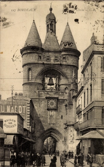 Ak Bordeaux Gironde, toren met klok, winkels, mensen,