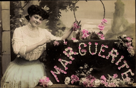Letters Postcard first name Marguerite, portrait of a woman, flowers