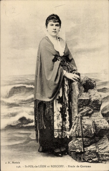 PC Saint Pol de Léon Finistère, woman in Breton costume