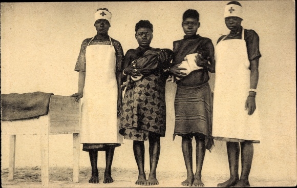 Postcard Pawa Salomonen, The first two born of the Red Cross Maternity