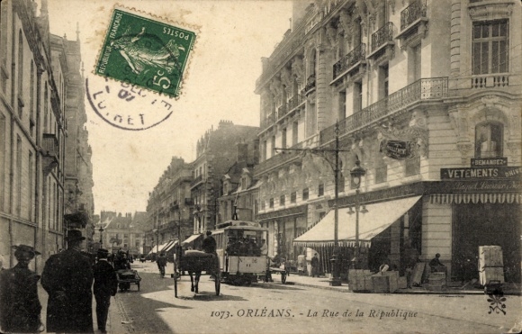 Postcard Orléans Loiret, street La Rue de la République, old architecture, tram, people