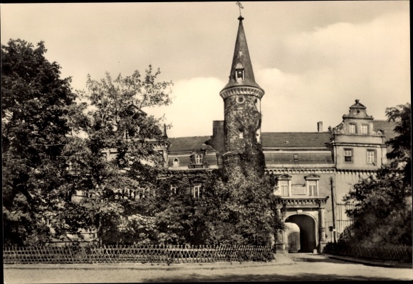 Postcard Schkopau im Saalekreis, former castle, council of the municipality