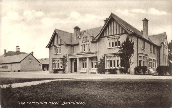 PC Badminton Gloucestershire England, Portcullis Hotel