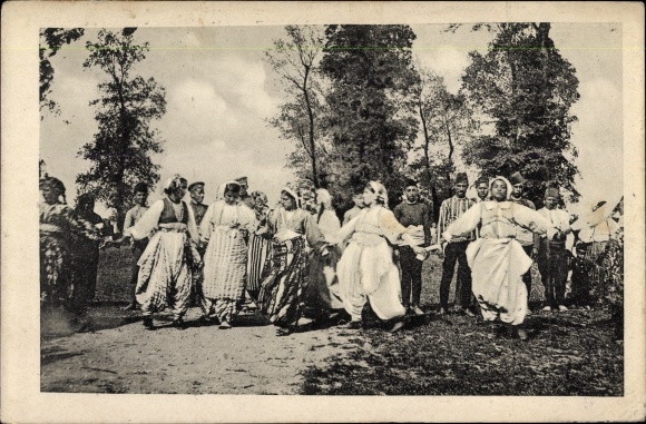 Postcard Oberschlesien, dancing people in costumes