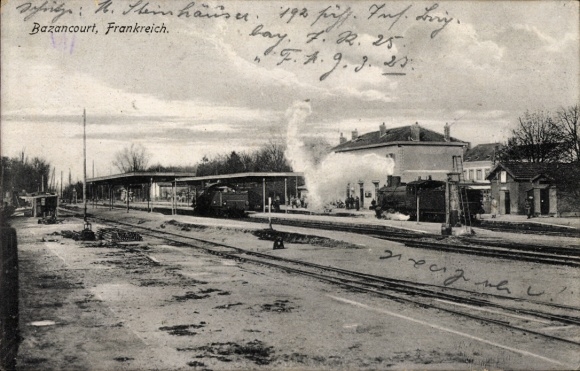 Postcard Bazancourt Marne, station, track side, steam locomotive