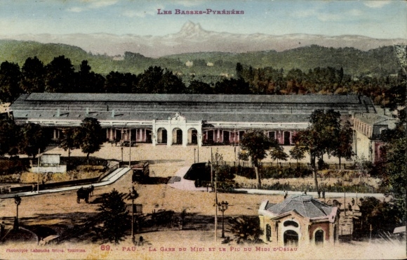 Postcard Pau Pyrénées-Atlantiques, the Midi train station and the Pic du Midi d'Ossau