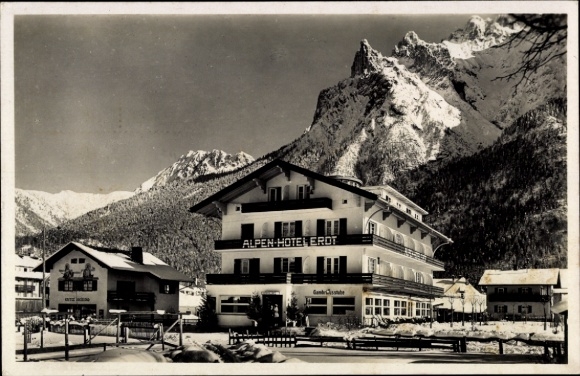 Ak Mittenwald in Oberbayern, Alpen-Hotel Erdt, Berge, Winterlandschaft