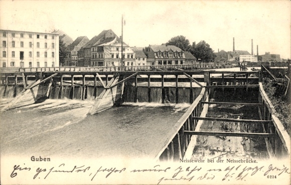 Ak Guben in Neisse-Lausitz, Neisse-stuw, Neisse-brug