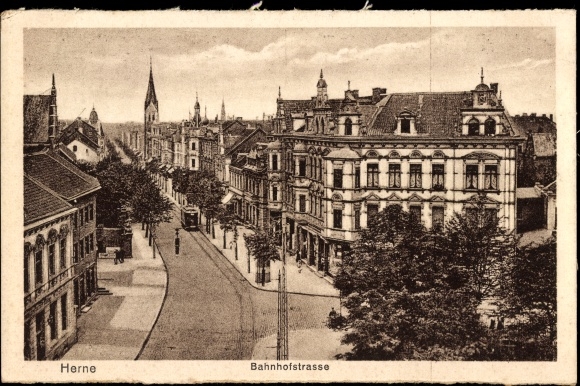 PC Herne in the Ruhr area of Westphalia, Bahnhofstrasse, tram